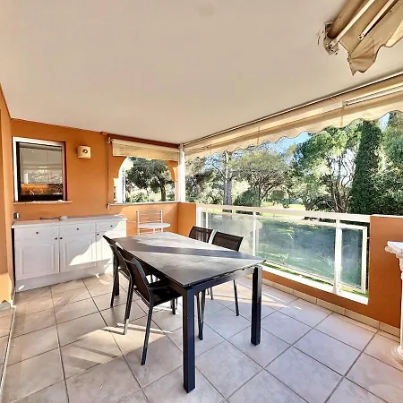 Apartment T3 Moderne, Piscine, Parking, Vue Golf, Commerces A Proximite Saint-Raphael (Var)