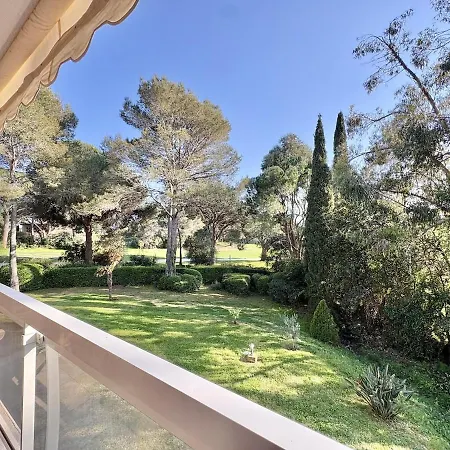 T3 Moderne, Piscine, Parking, Vue Golf, Commerces A Proximite Saint-Raphael (Var)