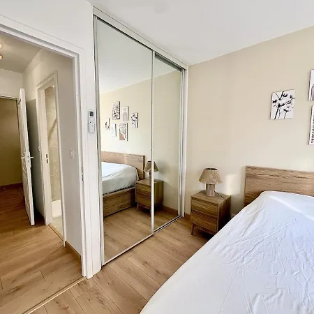 T3 Moderne, Piscine, Parking, Vue Golf, Commerces A Proximite *