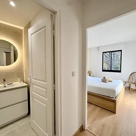 T3 Moderne, Piscine, Parking, Vue Golf, Commerces A Proximite Saint-Raphael (Var)