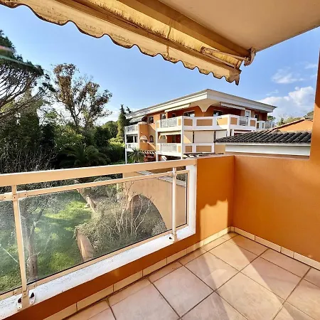 T3 Moderne, Piscine, Parking, Vue Golf, Commerces A Proximite Apartment Saint-Raphael (Var)